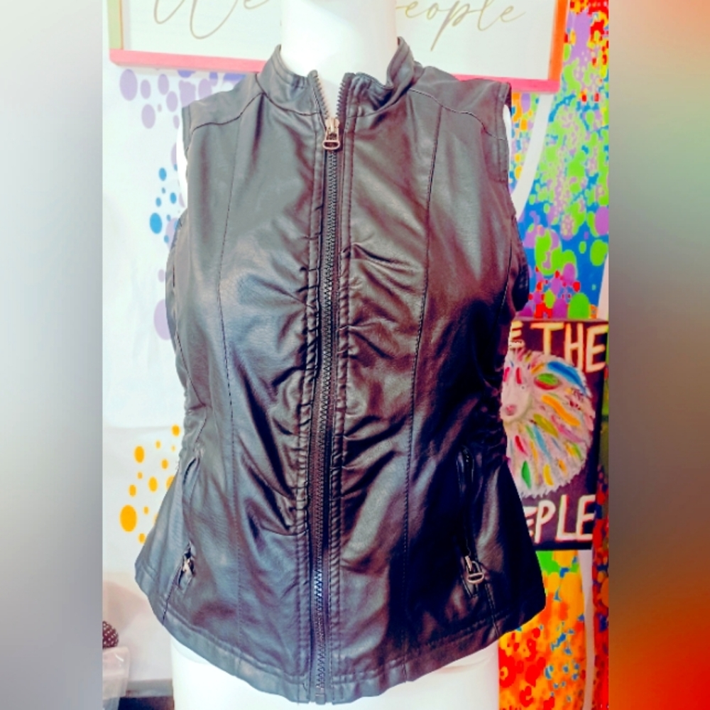 Paper tee Black Faux Leather Vest